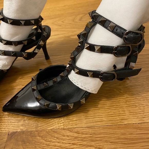 VALENTINO ROCKSTUDS!! - Picture 1 of 7